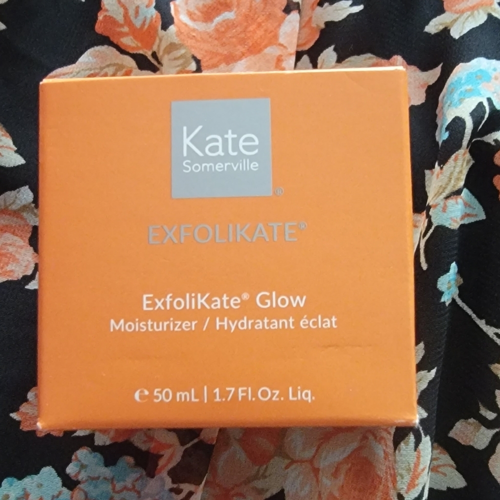 kate somerville exfolikate glow moisturizer